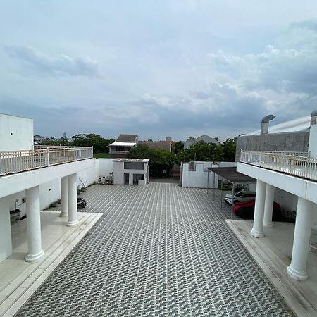 Griya Rw Family Guest House Redpartner Solo Dış mekan fotoğraf