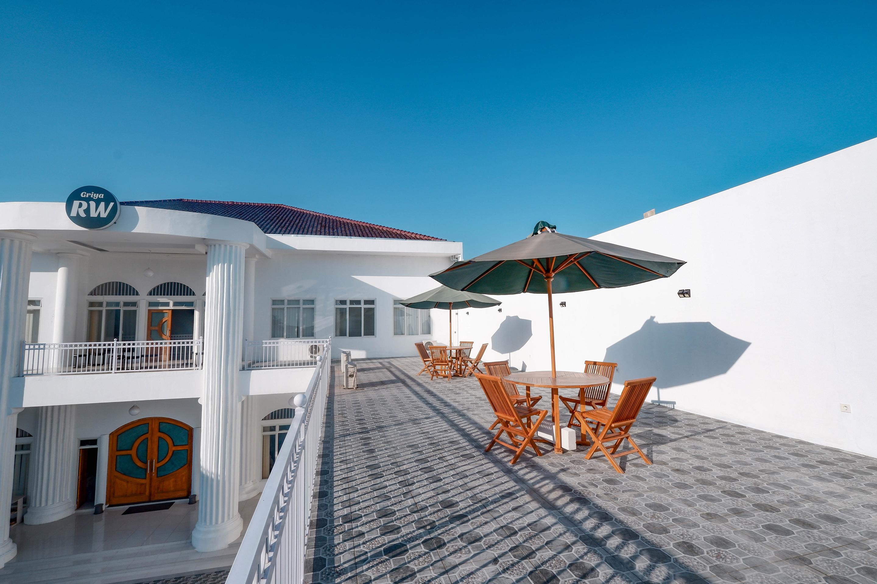 Griya Rw Family Guest House Redpartner Solo Dış mekan fotoğraf