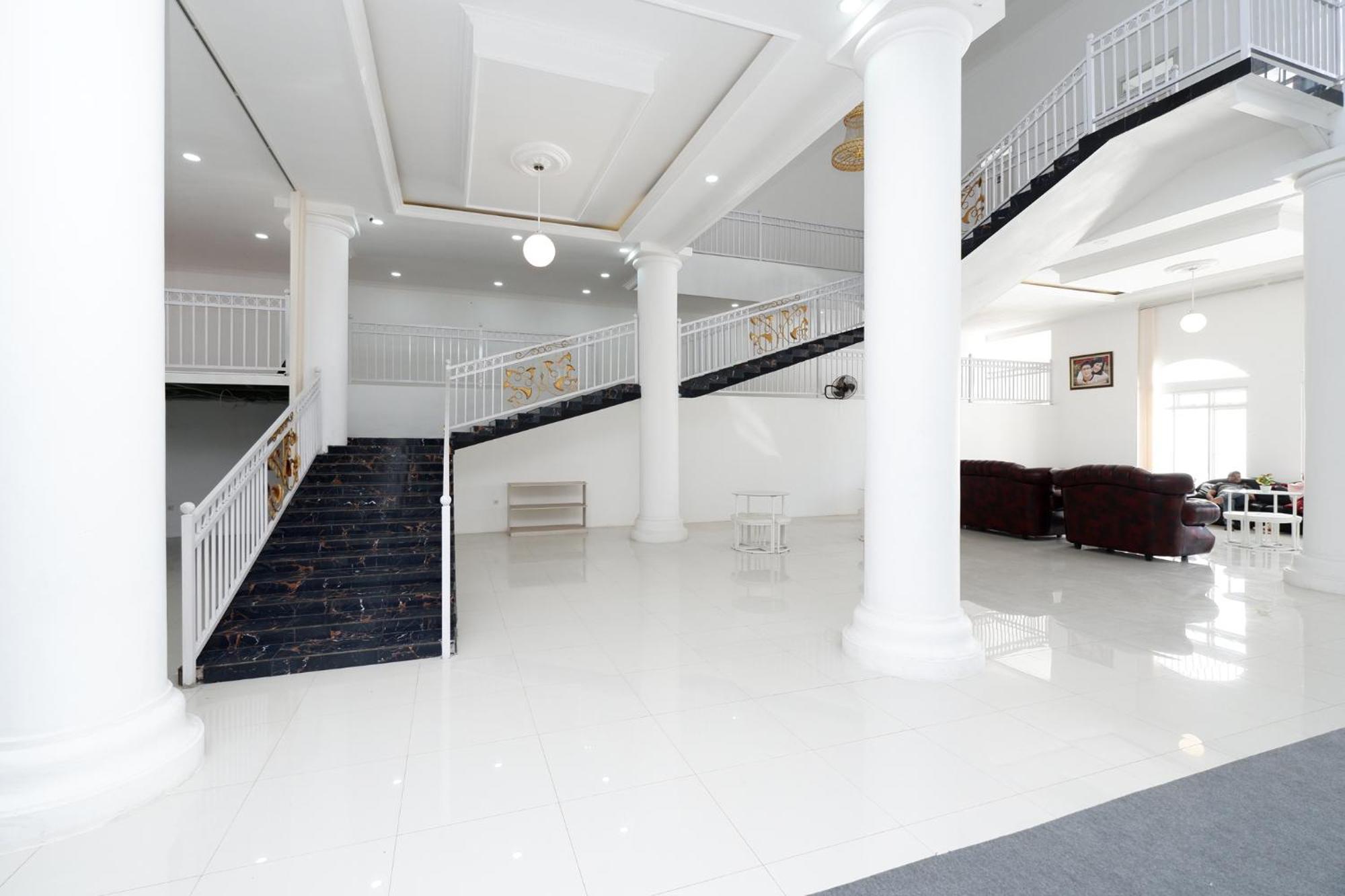 Griya Rw Family Guest House Redpartner Solo Dış mekan fotoğraf