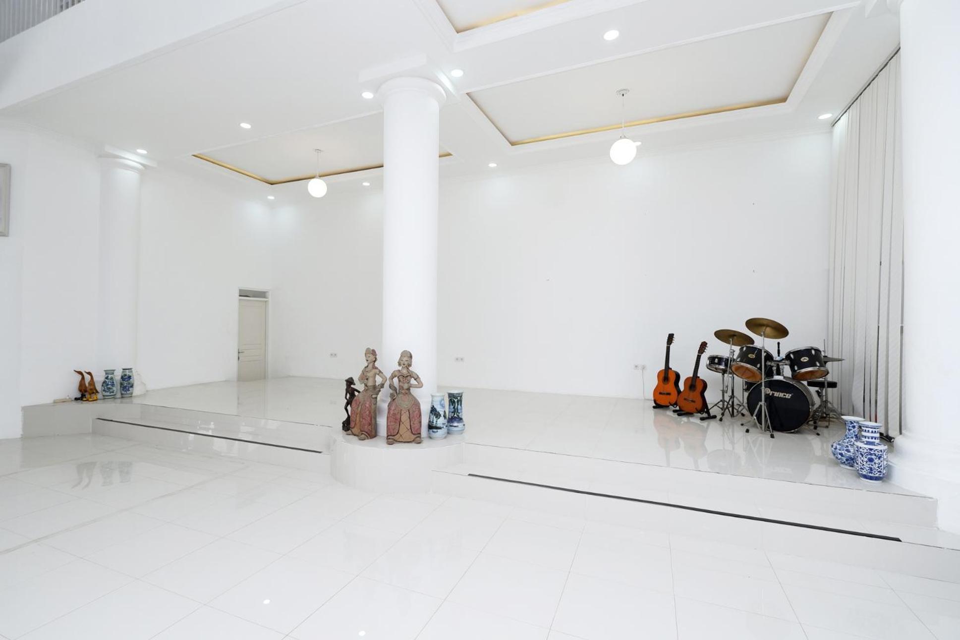Griya Rw Family Guest House Redpartner Solo Dış mekan fotoğraf