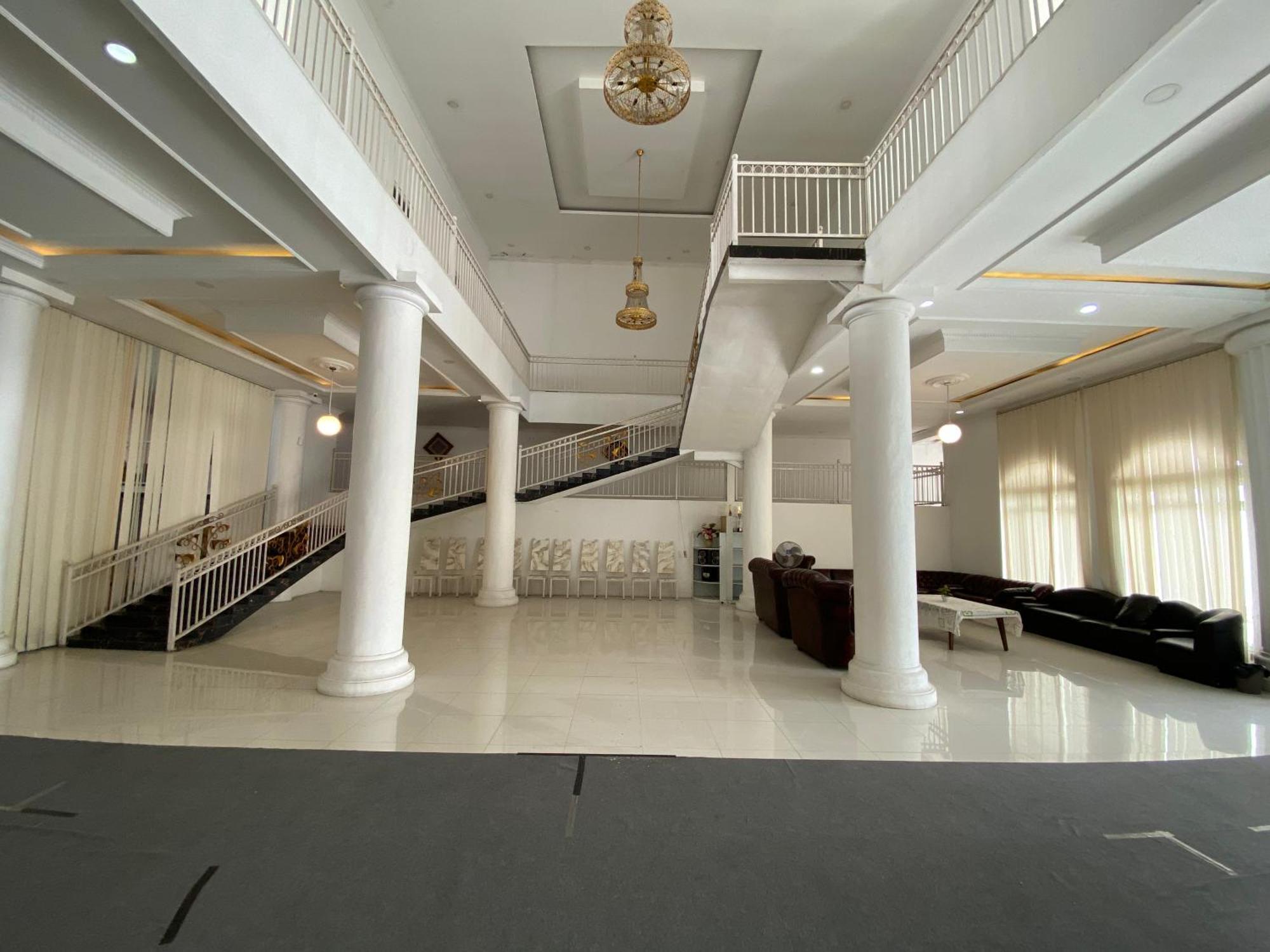 Griya Rw Family Guest House Redpartner Solo Dış mekan fotoğraf
