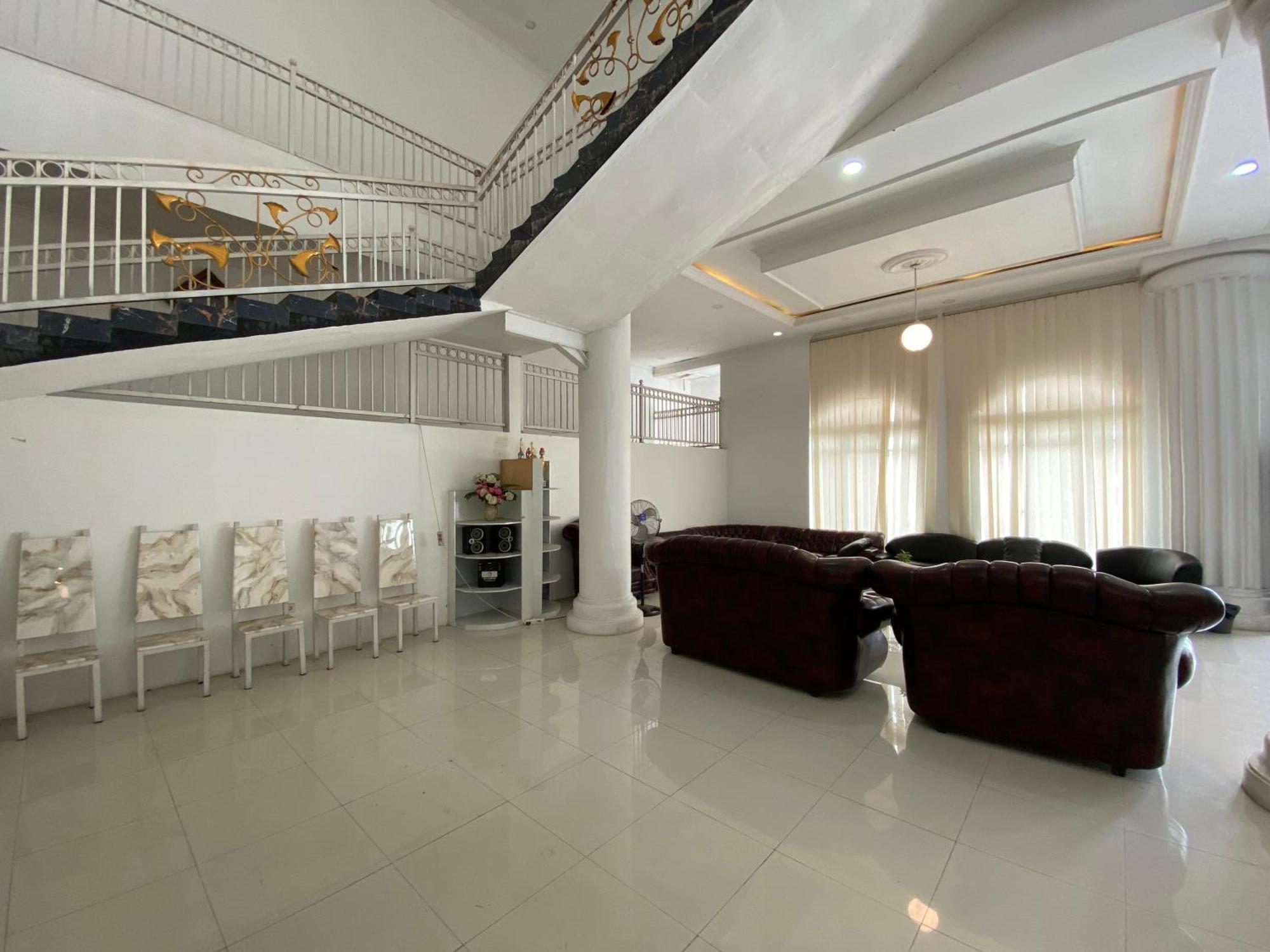 Griya Rw Family Guest House Redpartner Solo Dış mekan fotoğraf