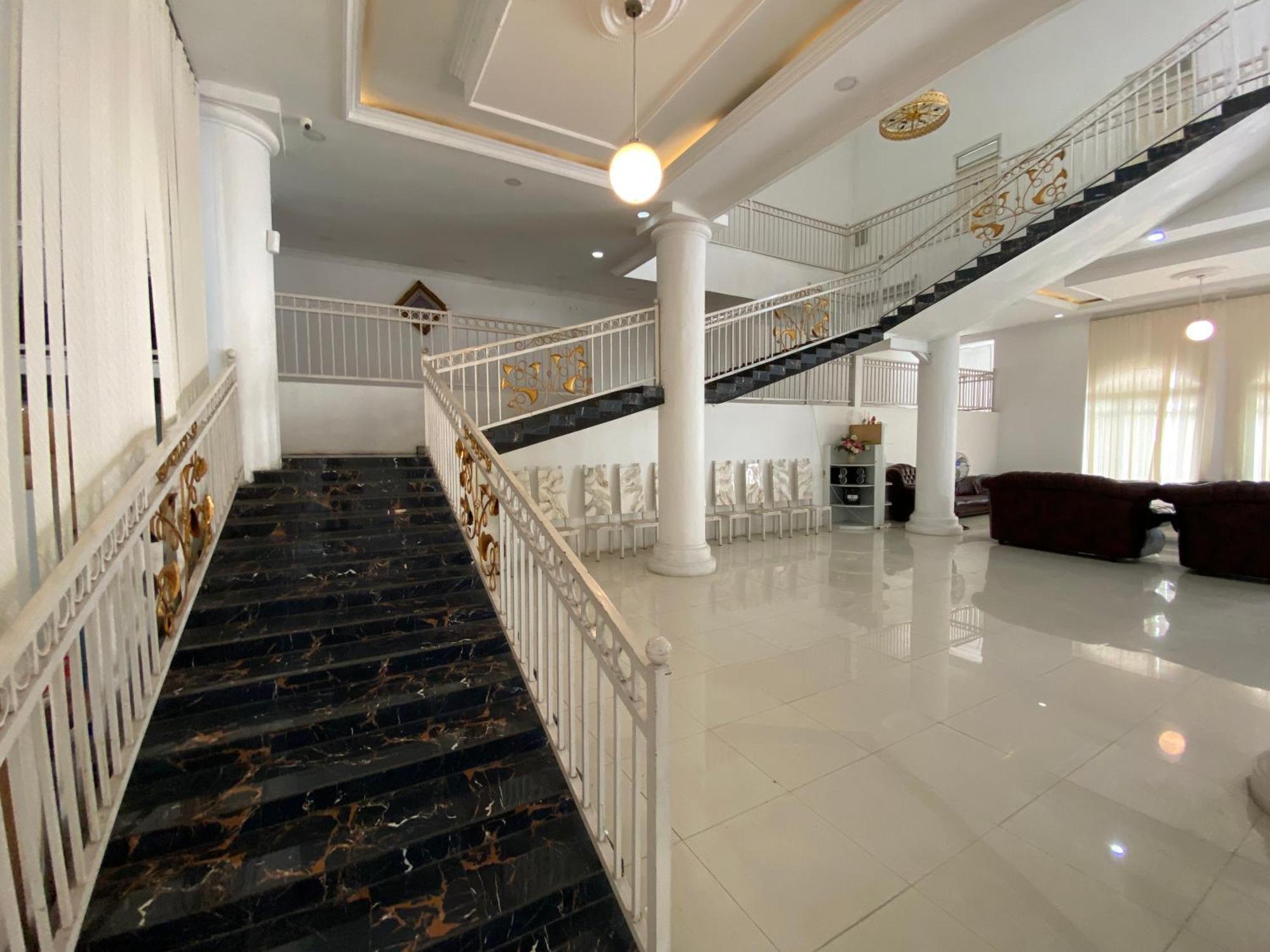 Griya Rw Family Guest House Redpartner Solo Dış mekan fotoğraf