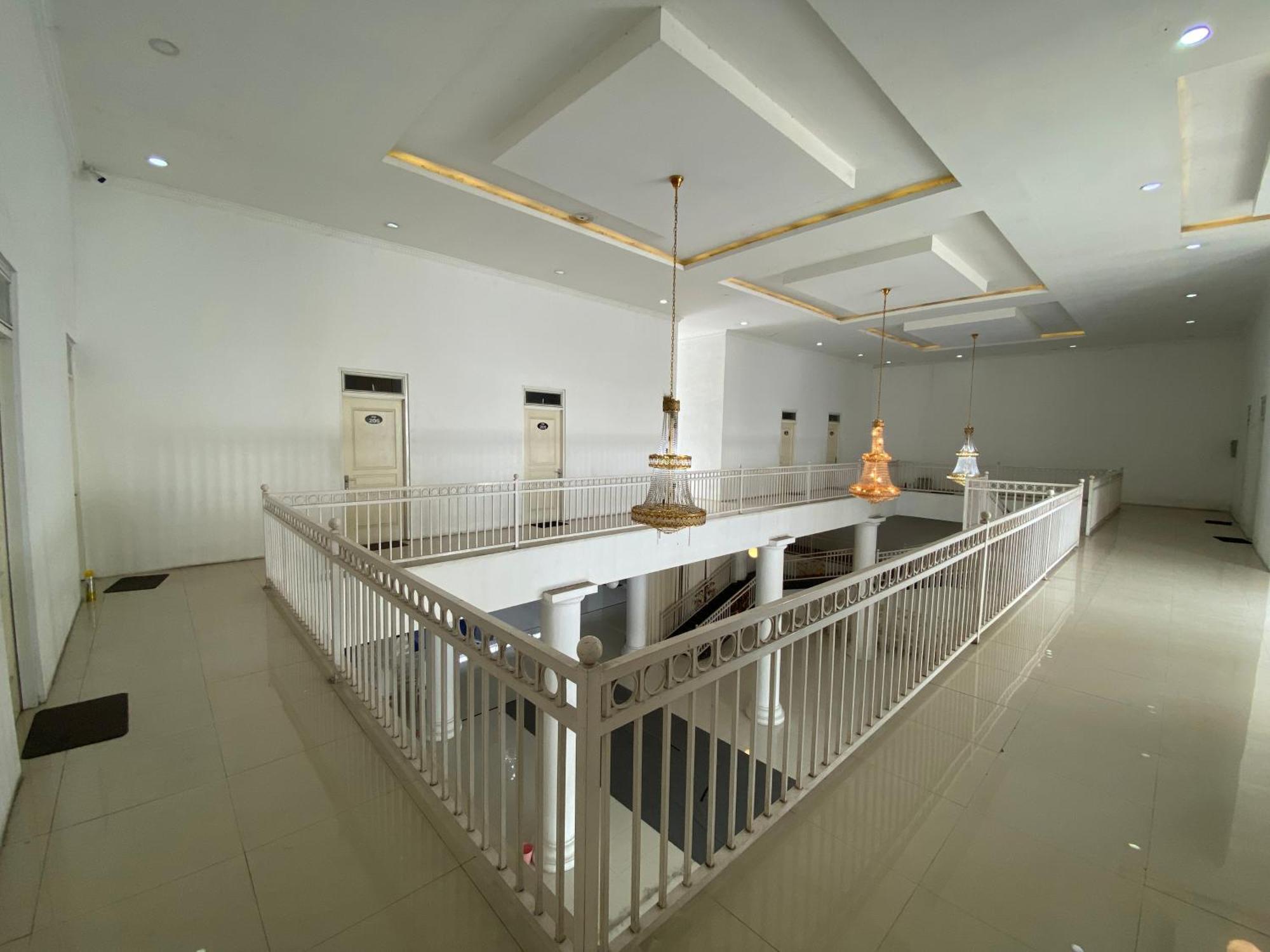 Griya Rw Family Guest House Redpartner Solo Dış mekan fotoğraf