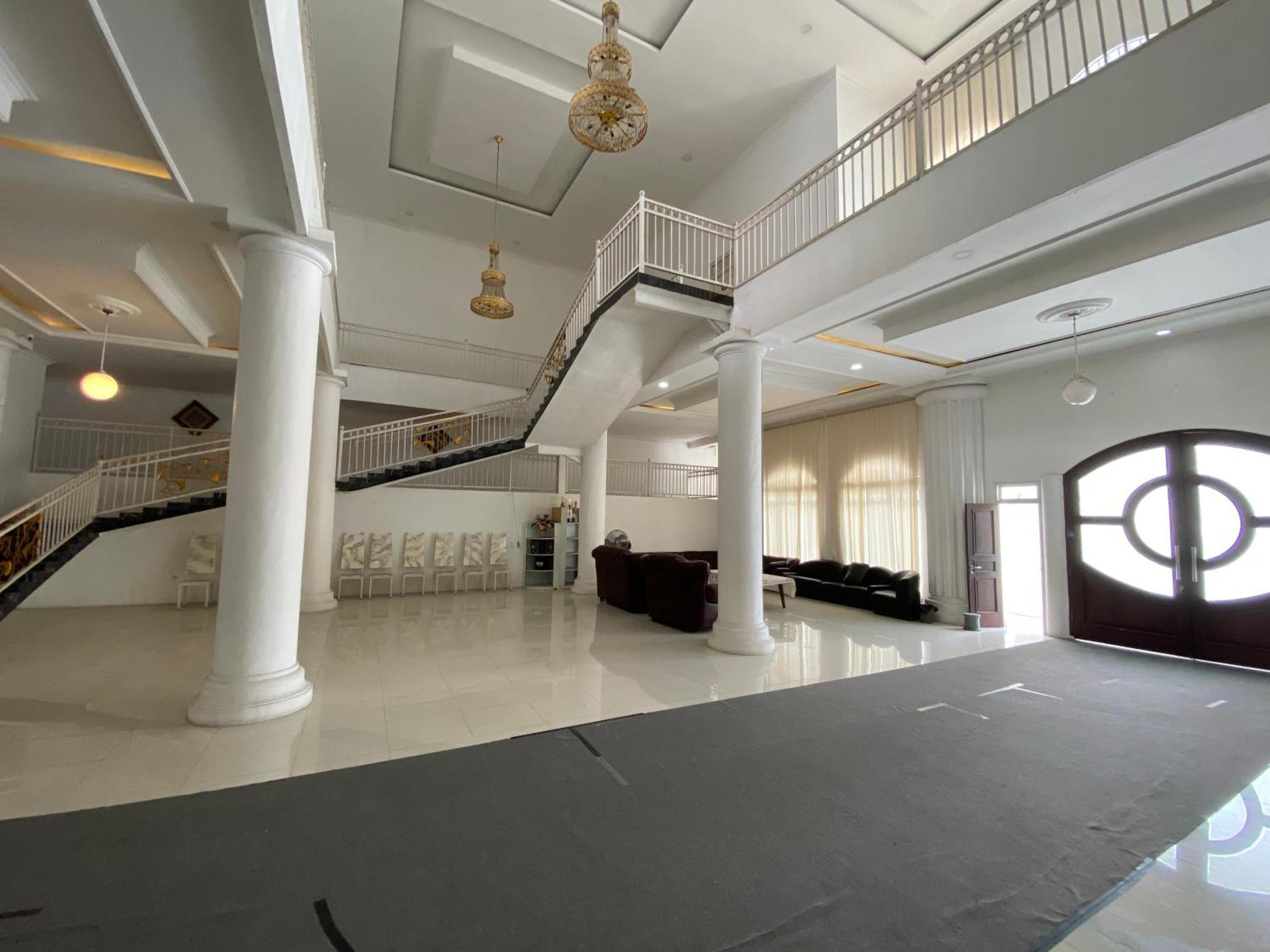 Griya Rw Family Guest House Redpartner Solo Dış mekan fotoğraf