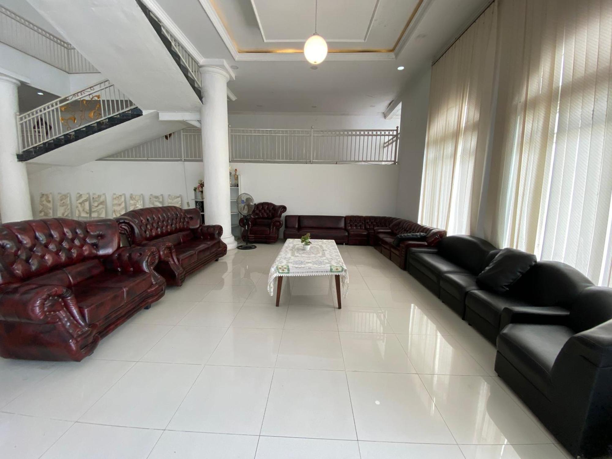 Griya Rw Family Guest House Redpartner Solo Dış mekan fotoğraf