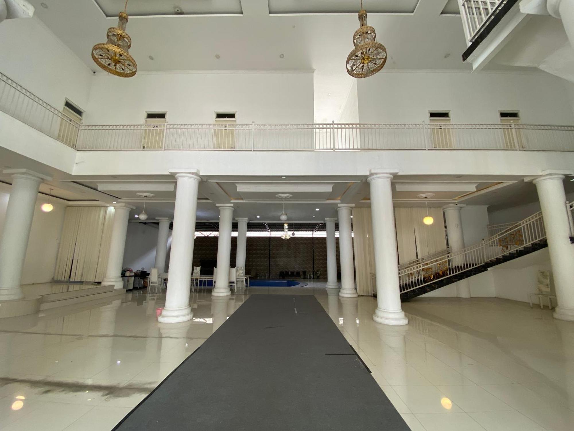 Griya Rw Family Guest House Redpartner Solo Dış mekan fotoğraf