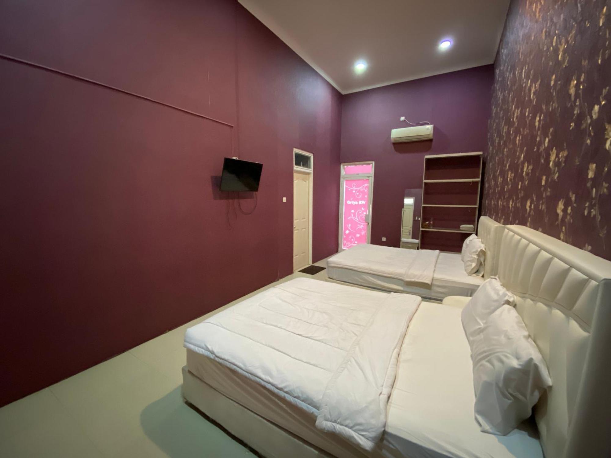Griya Rw Family Guest House Redpartner Solo Dış mekan fotoğraf