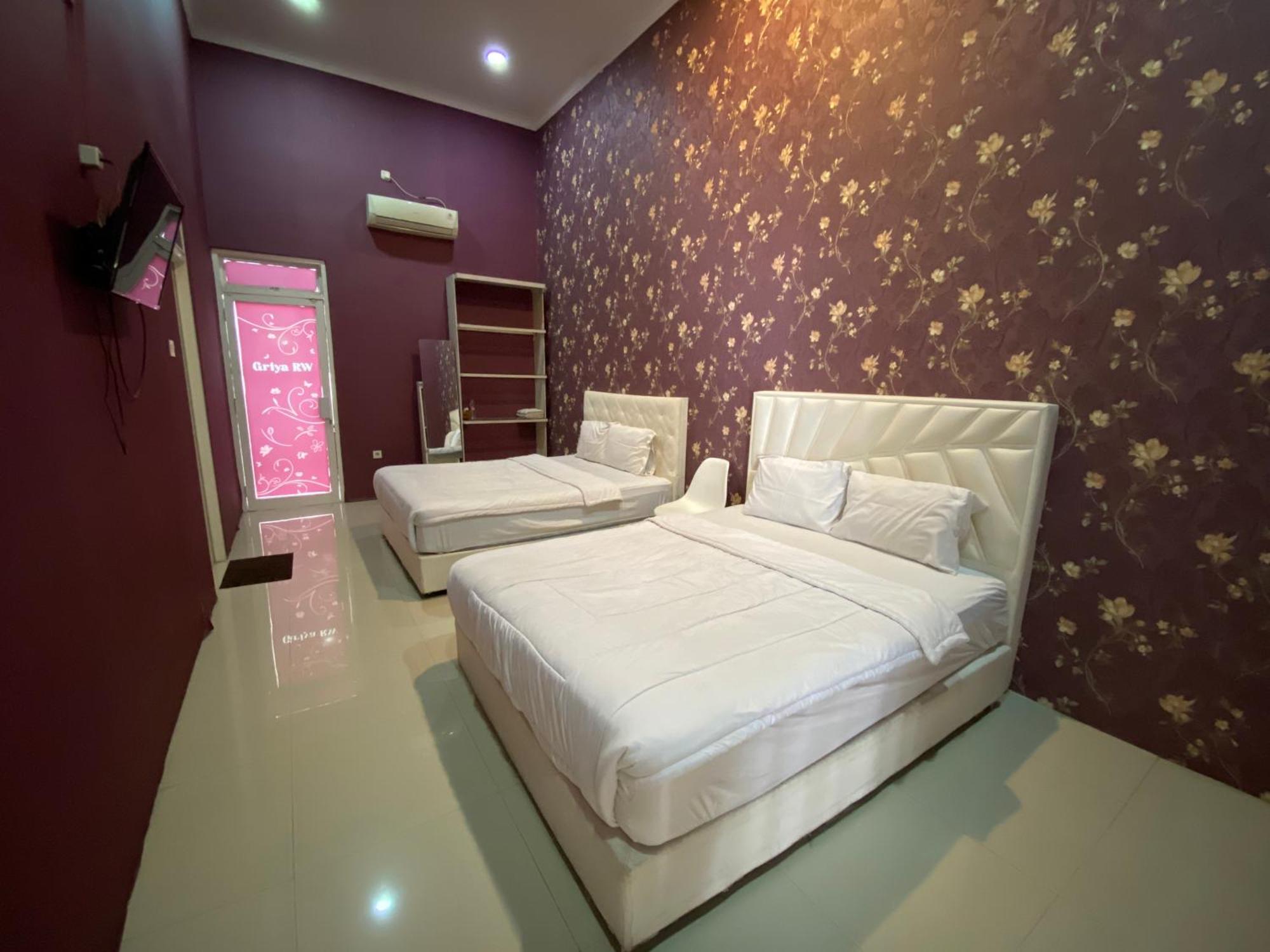 Griya Rw Family Guest House Redpartner Solo Dış mekan fotoğraf