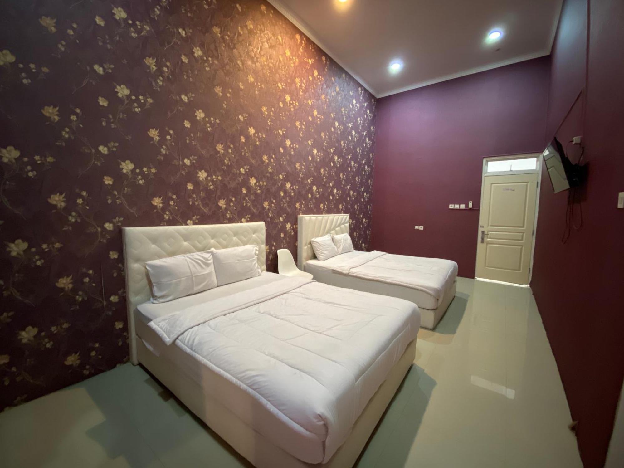 Griya Rw Family Guest House Redpartner Solo Dış mekan fotoğraf